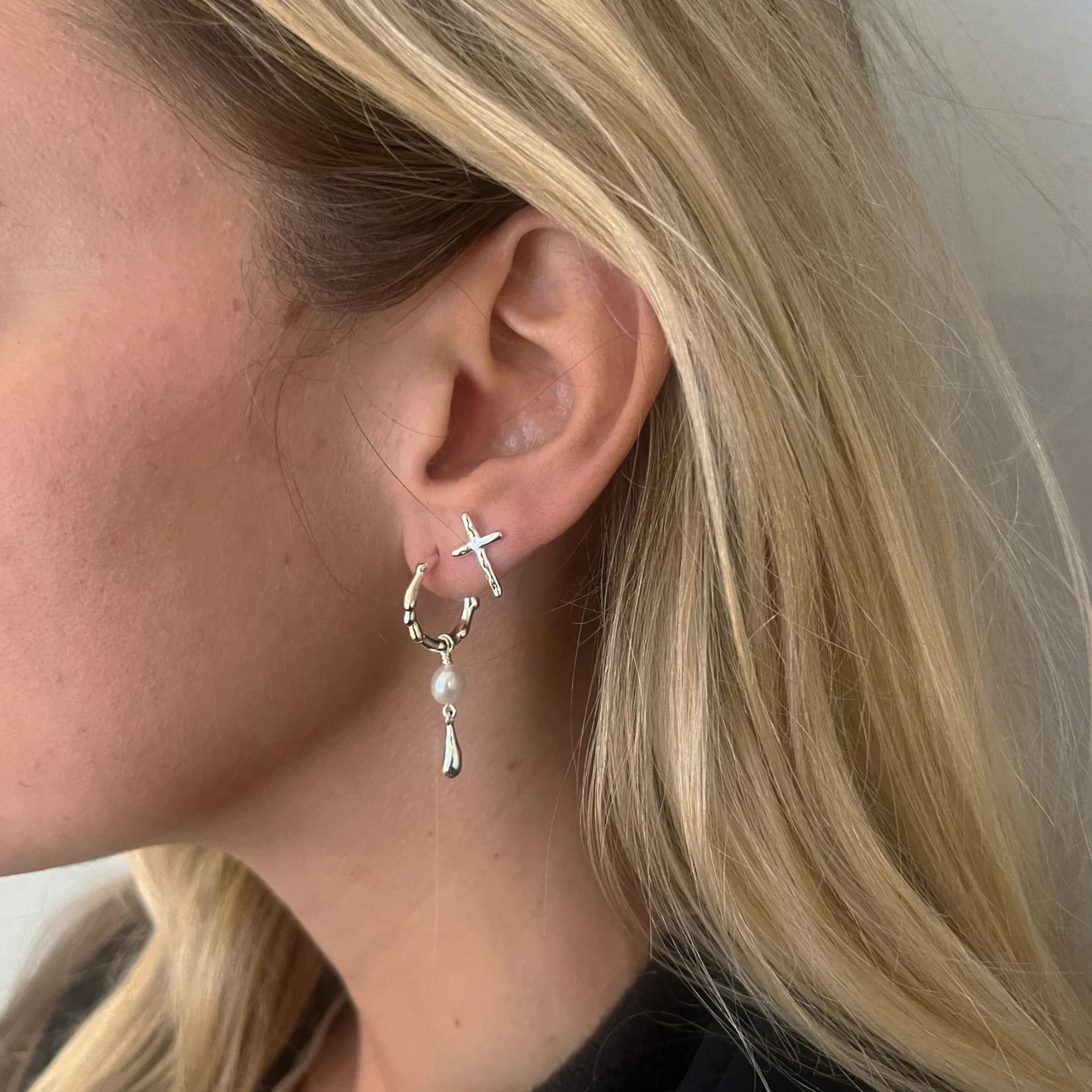 Drippy Hoop with Pearl Drop