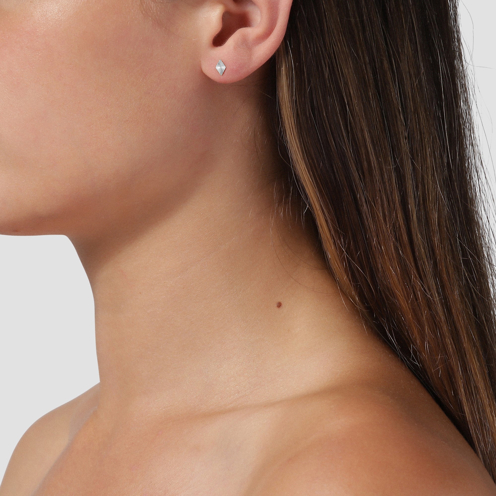 Reflection Rhombe Stud