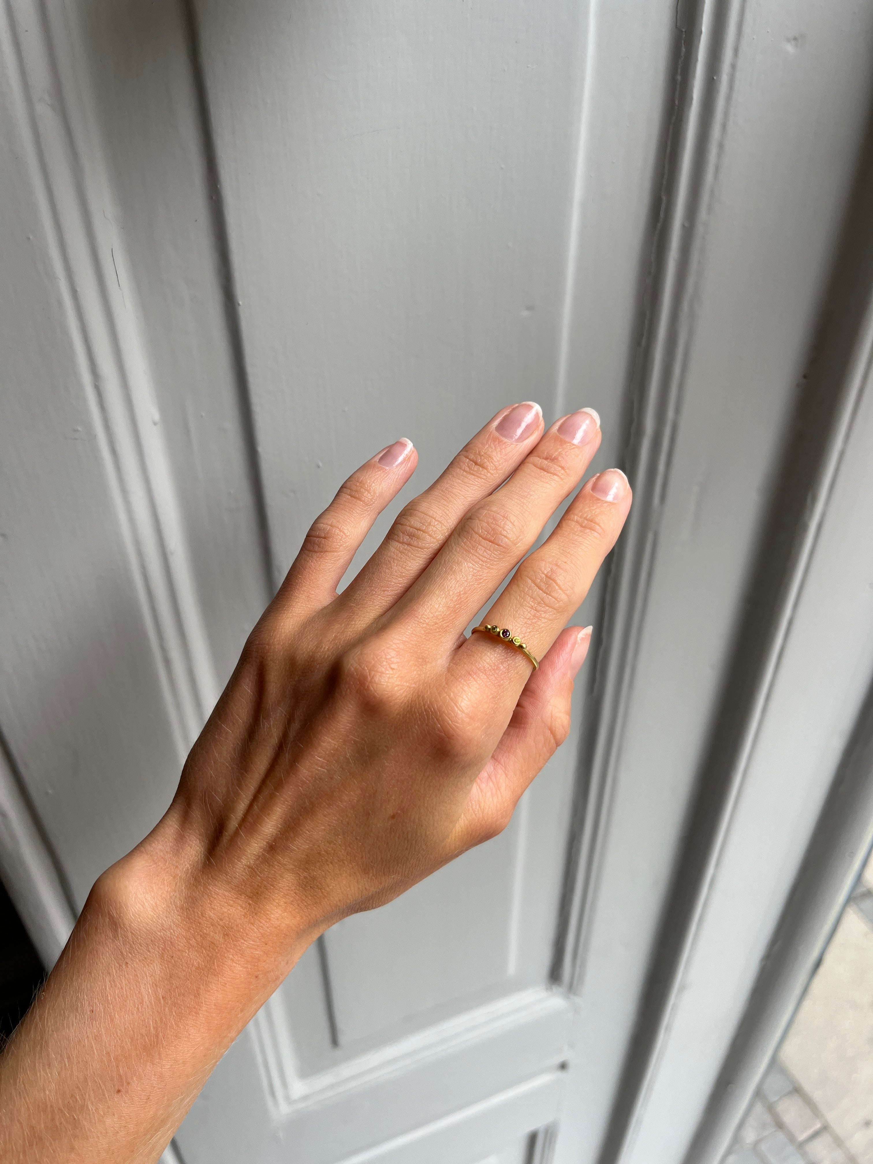 Medium Diadem Ring in 14K gold with colored diamonds